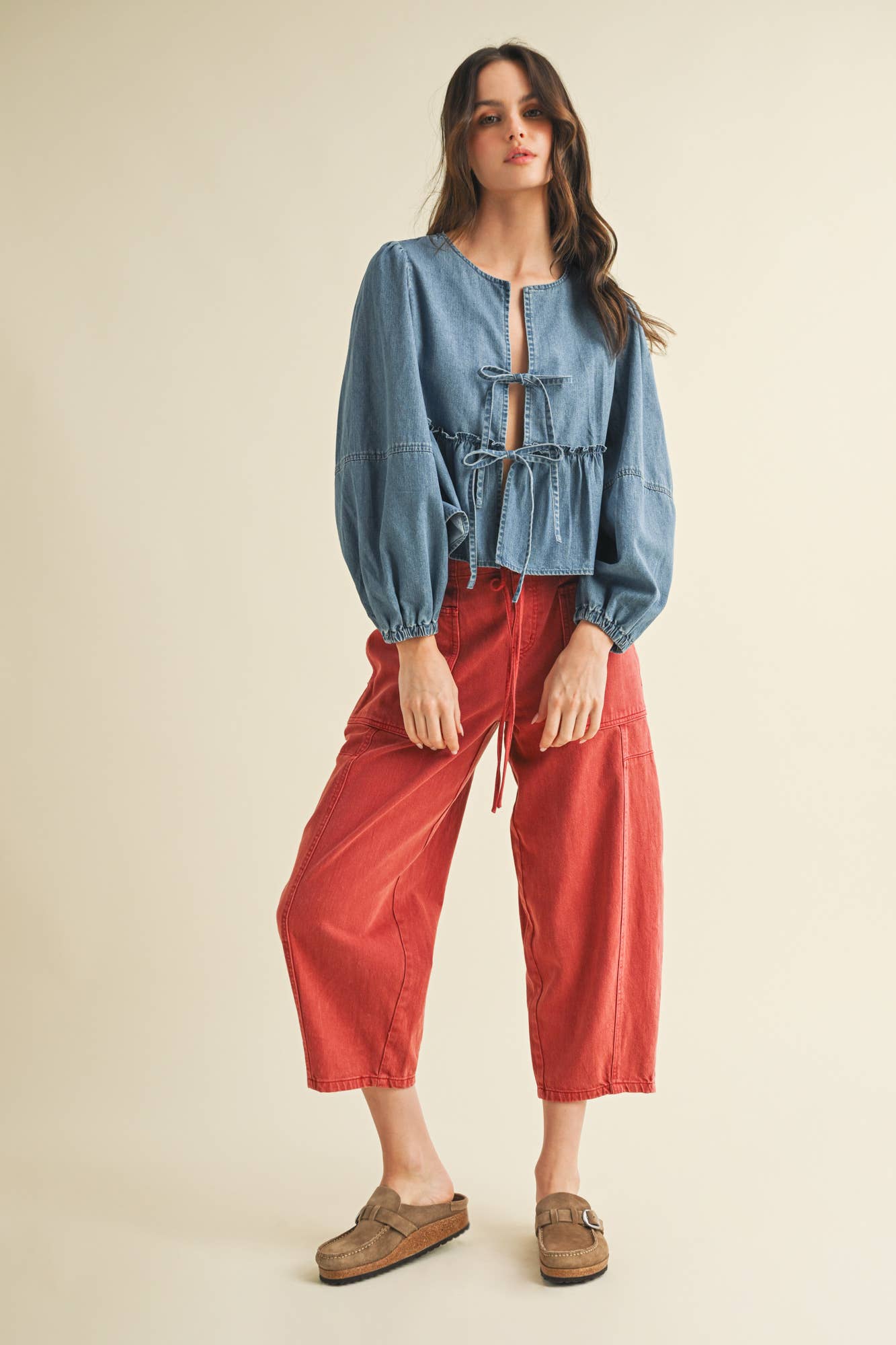 RUFFLE HEM TIE CLOSURE DENIM TOP