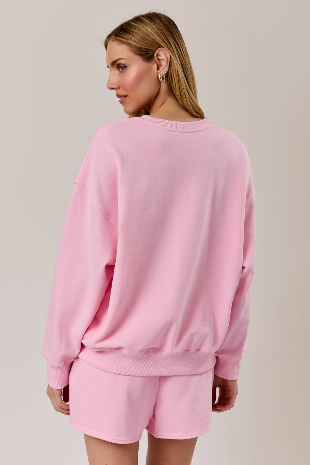 USA GRAPHIC EMBO SWEATSHIRT AND SHORTS