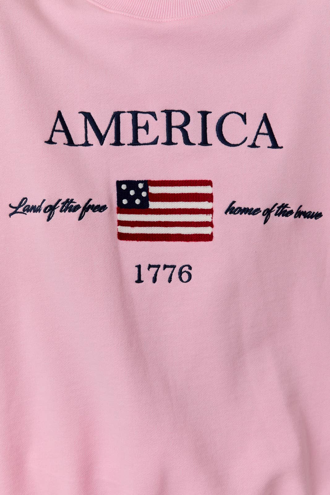 USA GRAPHIC EMBO SWEATSHIRT AND SHORTS