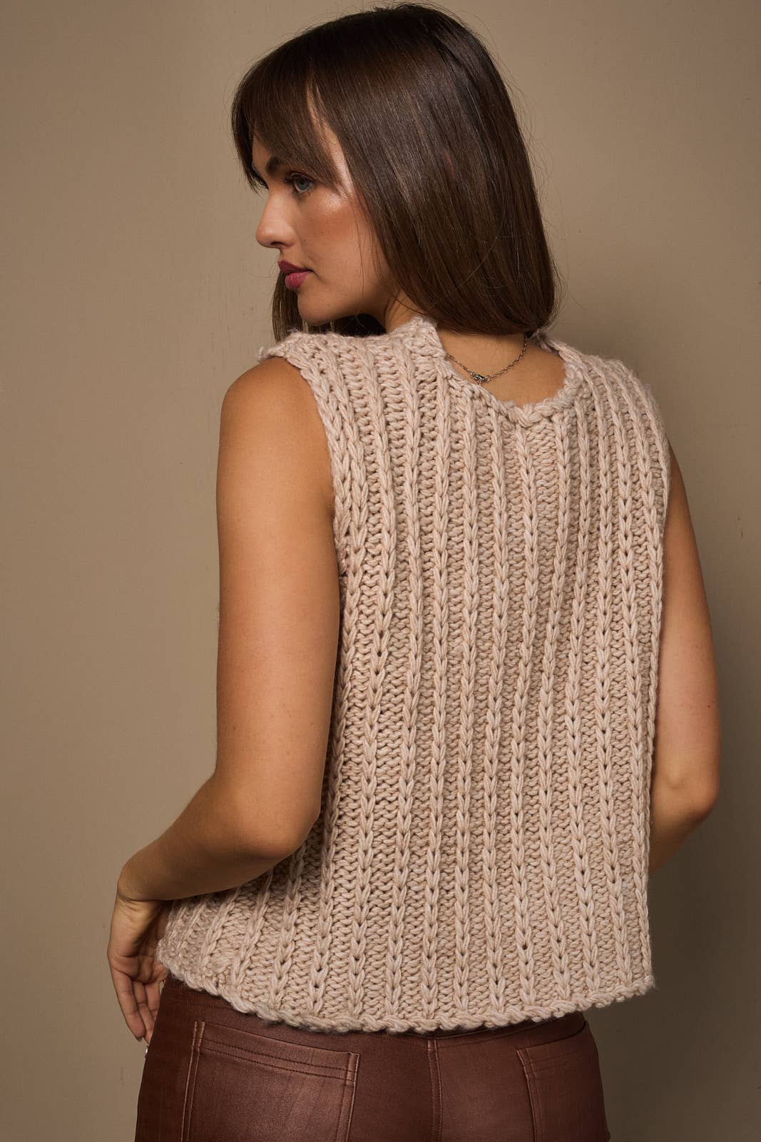 ROUND NECK FRONT TIE CHUNKY SWEATER VEST