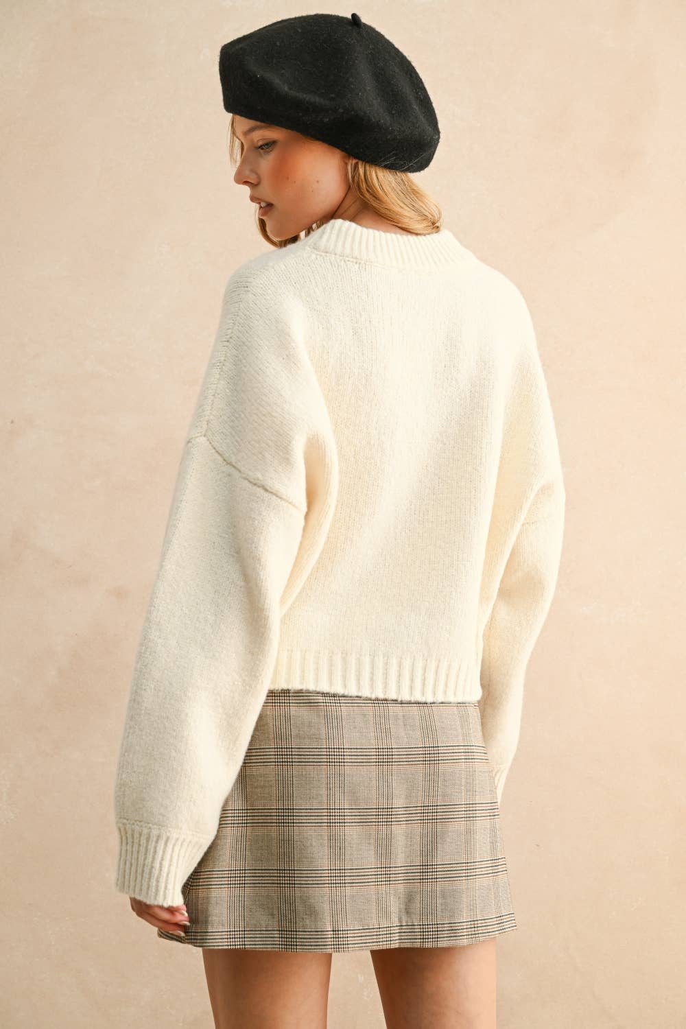 ROUND NECK SIMPLE SWEATER TOP