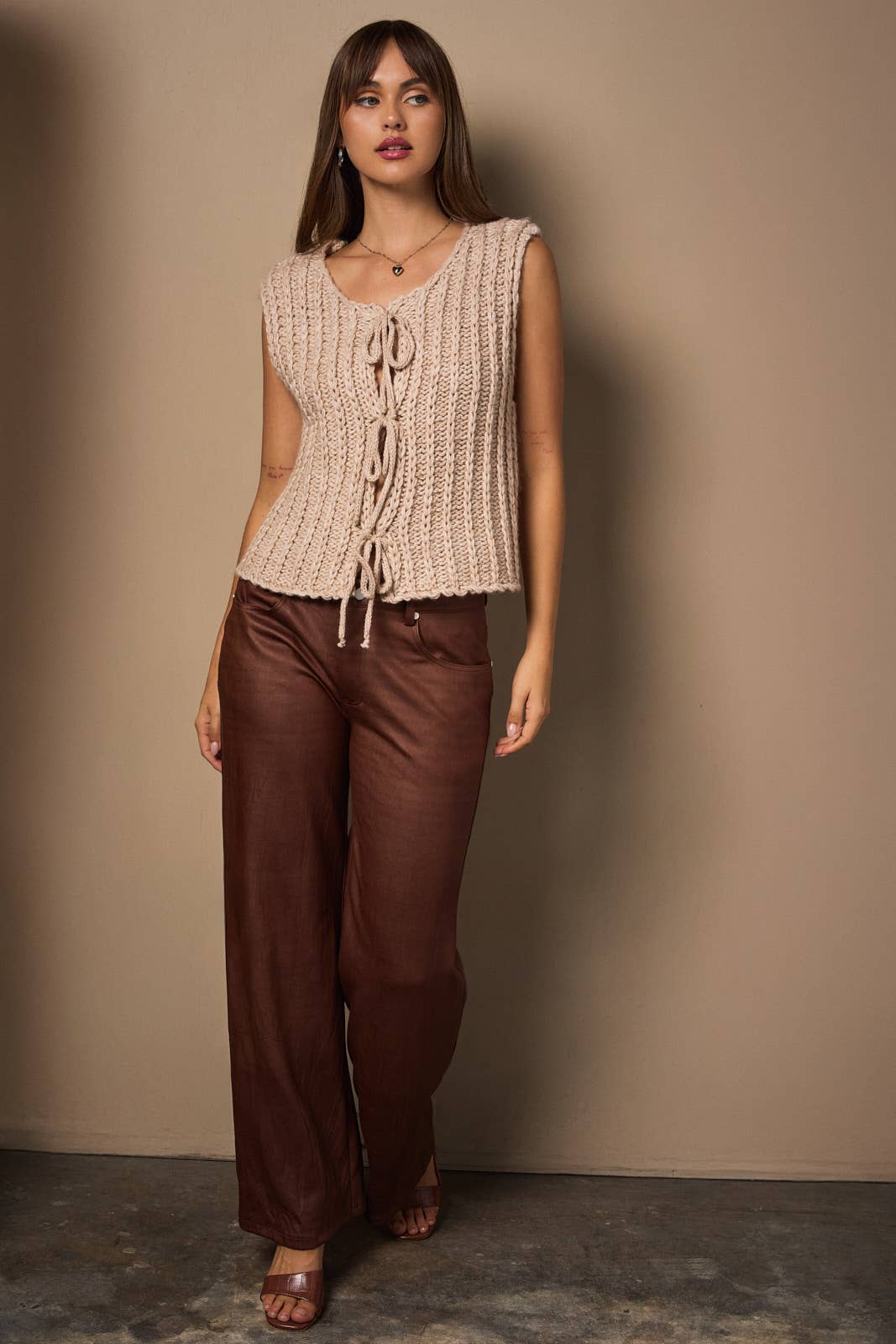 ROUND NECK FRONT TIE CHUNKY SWEATER VEST